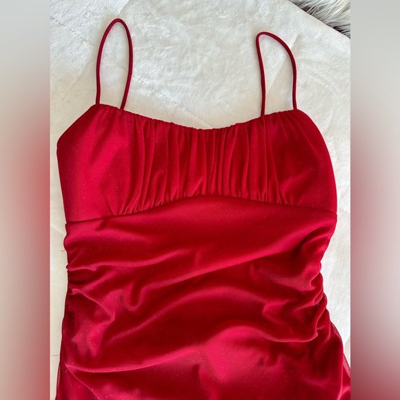 🌻Red High-Low Ruched Dress - Picture 3 of 7